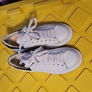 Women's sneakers